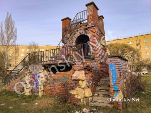 Крепость в детском дворе на Энгельса в Обнинске