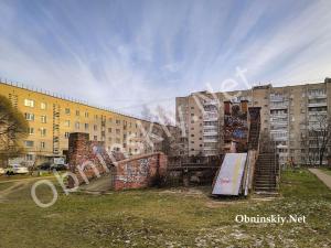 Крепость в детском дворе на Энгельса в Обнинске