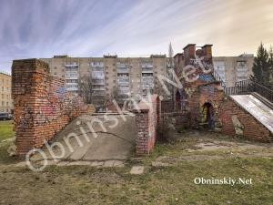 Крепость в детском дворе на Энгельса в Обнинске