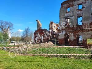 Рухнула часть стены усадьбы Белкино в г. Обнинске
