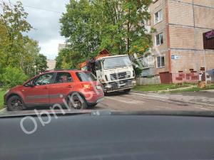 Тротуары потрескались из-за мусоровозов