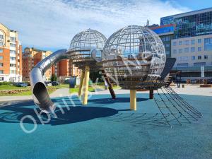 "Атомная" детская площадка у Плазы