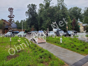 Обновлённый сквер у ЗАГСа в Малоярославце