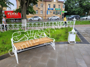 Обновлённый сквер у ЗАГСа в Малоярославце