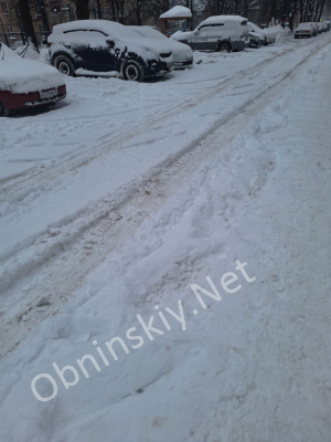 Как убирают дворы от снега в Обнинске