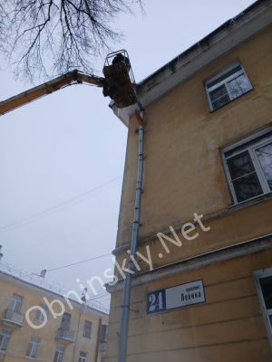 Что входит в обязанности УК по уборке придомовой территории в зимний период?