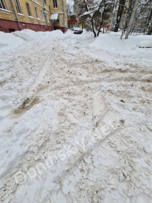 Как убирают дворы от снега в Обнинске