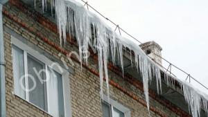 Что входит в обязанности УК по уборке придомовой территории в зимний период?