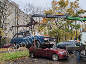 Эвакуация брошенного автотранспорта в Обнинске