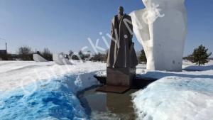 Инцидент у памятника Жукову закончился походом в музей