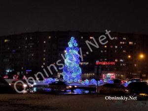 Ёлка из шаров в Обнинске