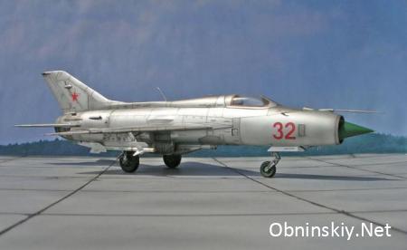 На вечную стоянку МиГ-21ПФ