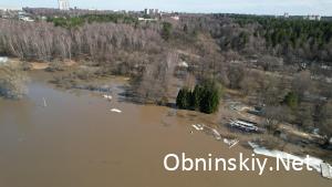 Затопило городской пляж в Обнинске