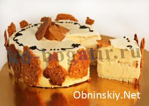 Торт Карамельный (Шоколадный бисквит, карамельный мусс на основе домашней карамели с добавлением натуральных сливок. Вес 0,8 кг.)