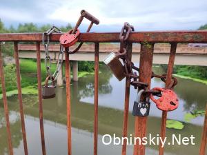 Мост через Протву в Обнинске. Замки любви в Обнинске