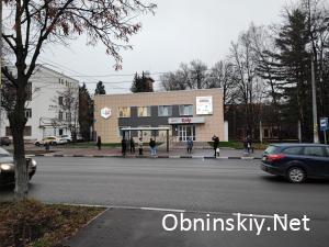 Новый остановочный павильон у остановки "Поликлиника" в Обнинске