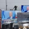 Президент России Владимир Путин по телемосту дал старт работе спорткомплекса с бассейном в Балабаново